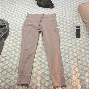Vuori Women's Leggings in Taupe